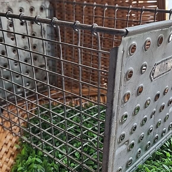 Vintage Washburn Co #637 Locker Room/Pool Metal Wire Basket - Picture 1 of 12